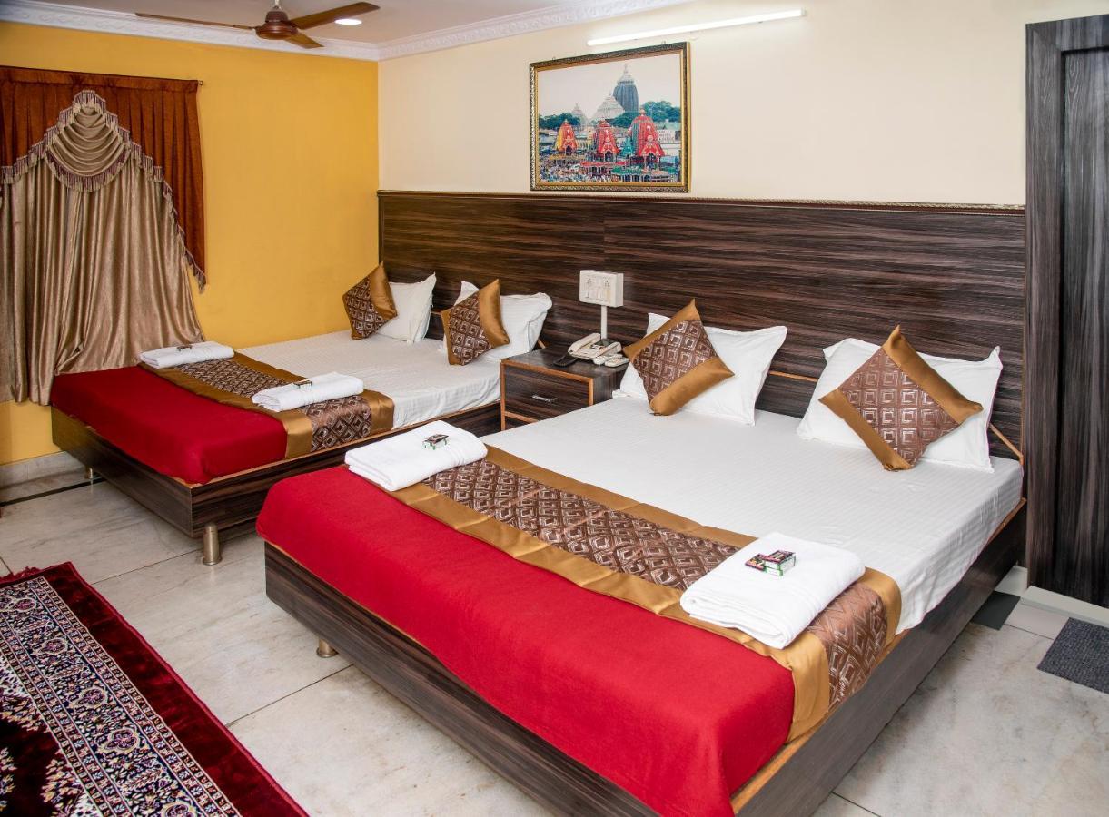 Vrindavan Comfort Inn Hyderabad Exterior foto